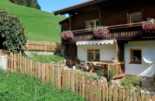 Preciosa casa de vacaciones privada para 10 personas con WIFI, TV, terraza y aparcamiento