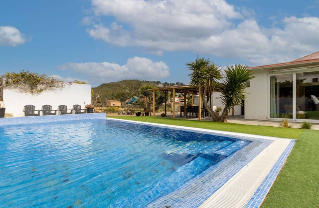 Casa de vacaciones privada con piscina privada, WIFI, TV, patio, mascotas permitida, aparcamiento