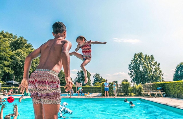 Estupenda casa de vacaciones privada para 6 personas con piscina, WIFI, TV y terraza