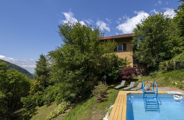 Estupenda casa de vacaciones privada con piscina privada, WIFI, TV, patio y mascotas permitida