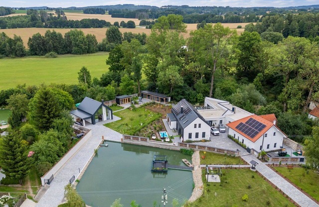 Maravillosa casa de vacaciones privada con A/C, jacuzzi, WIFI, TV, terraza y mascotas permitida