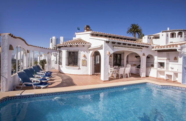 Maravillosa casa de vacaciones privada para 8 personas con WIFI, A/C, piscina privada, TV y patio