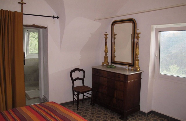 Preciosa casa de vacaciones privada para 2 personas con WIFI, patio y mascotas permitida
