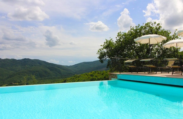 Preciosa casa de vacaciones privada con piscina privada, WIFI, TV, terraza y mascotas permitida