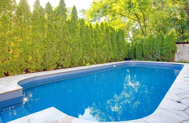 Hermosa propiedad en Highland histórico con jacuzzi y piscina expansiva.