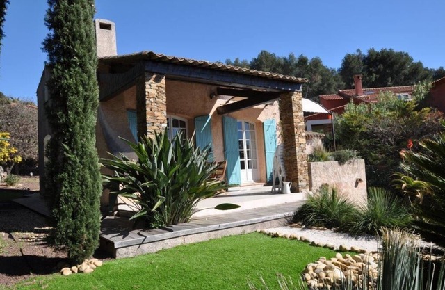 Hermosa vista al mar provenzal, jardín 1500 m2 de spa, 2-5 Pers