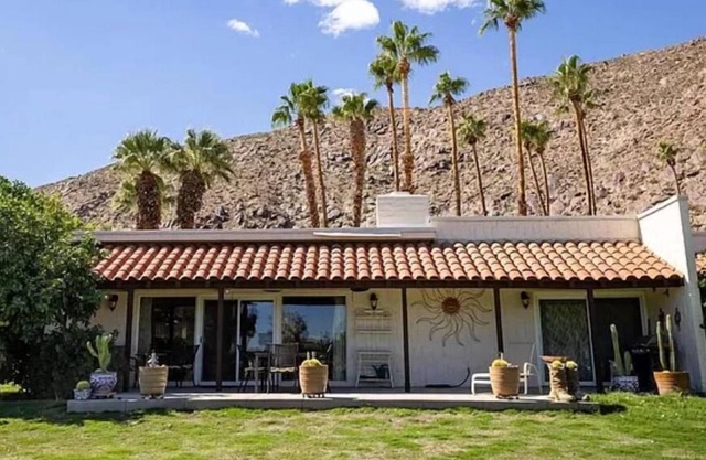 Beautiful, quiet condo on the DeAnza golf course