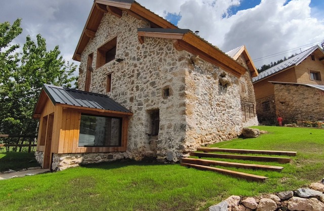 Beautiful renovated chalet at the foot of the Roubion slopes