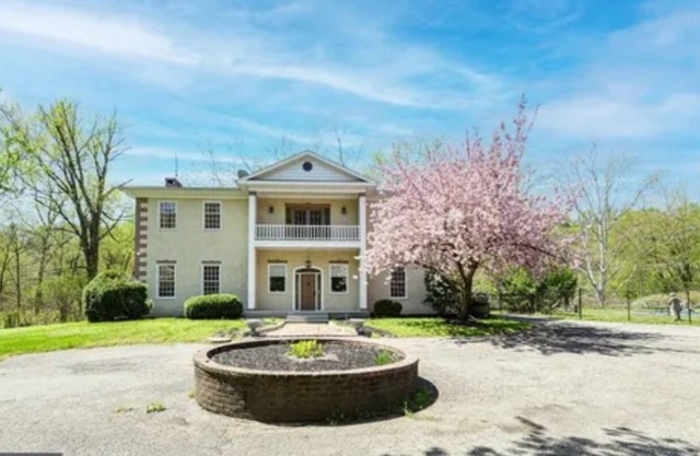 Beautiful River front home with private pool