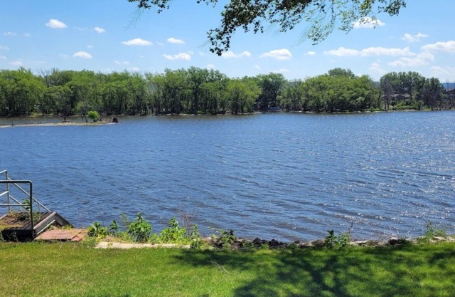 Beautiful Riverfront Home near Celebrations. Excellent eagle viewing!