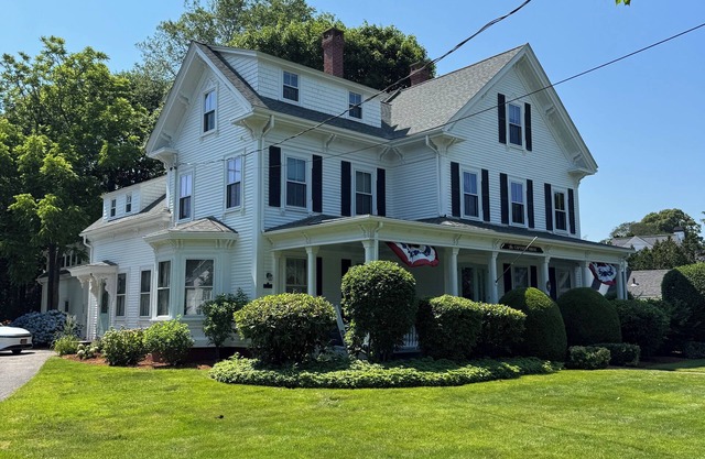 Hermosa casa del capitán de mar w Central A / C-a pie de la playa de Craigville
