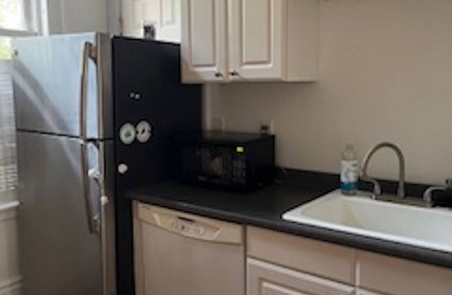 Beautiful sunny first floor - walk everywhere- summer options!