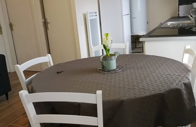 Beautiful T4 Apartment - BRIGHT with Balcony