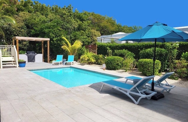 Beautiful Modern Villa - short walk to Grace Bay Beach