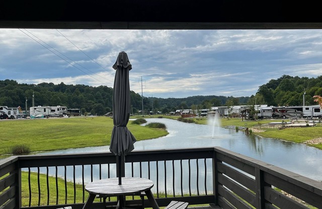 Beautiful Tiny Home near downtown Blue Ridge