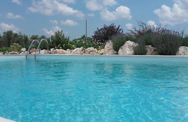 Hermoso Trullo de dos dormitorios, piscina privada, vistas al campo y wifi