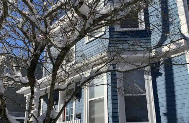 Beautiful upper 3 bedroom flat in historic Halifax