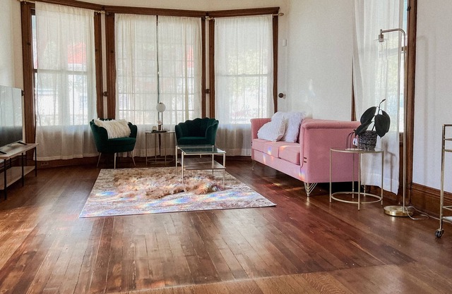 Beautiful Victorian B&B in the Omaha Metro Area