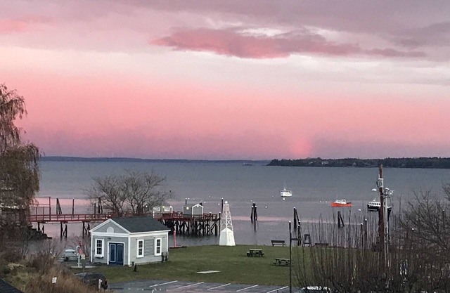 Beautiful Views and Downtown Location