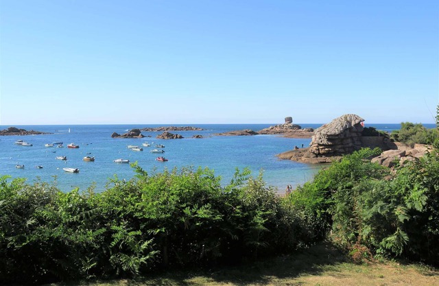 Magnífica Villa 4 * con muy buenos beneficios y jardín en el mar en TREGASTEL