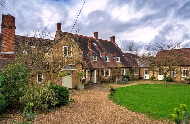 Maravillosa casa de vacaciones para 16 personas con WIFI, terraza y mascotas permitida