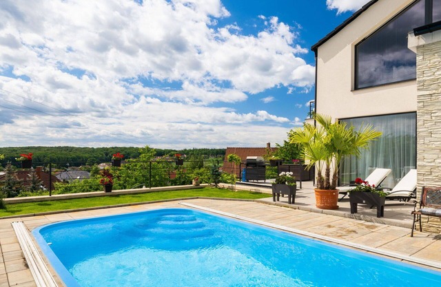 Estupenda casa de vacaciones para 4 personas con WIFI, piscina, TV, balcón y vista panorámica