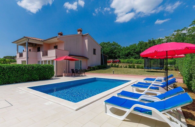 Preciosa casa de vacaciones para 8 personas con piscina privada, A/C, WIFI, TV y terraza