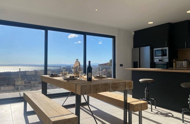 Beautiful villa with magnificent view of the bay of Rosas