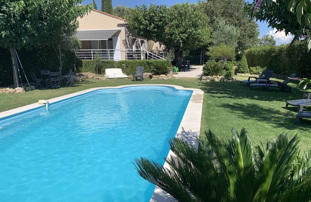 Hermosa villa con su piscina privada cerca de Aix en Provence