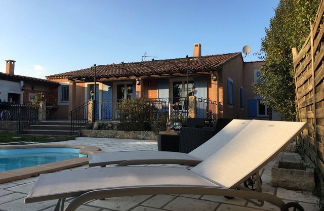 Bonita villa con piscina cerca de Aviñón