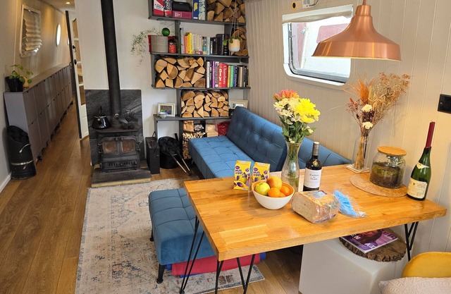 Beautiful Widebeam Boat - London