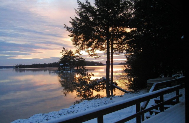 Hermosa Winnipesaukee Veasey Shore, vista a la montaña, playa de arena, muelle de 50 pies.
