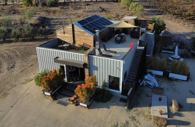HERMOSA CASA DE VIÑEDOS GRANDE UBICADA (CASA MAZAHUA) EN VALLE DE GUADALUPE