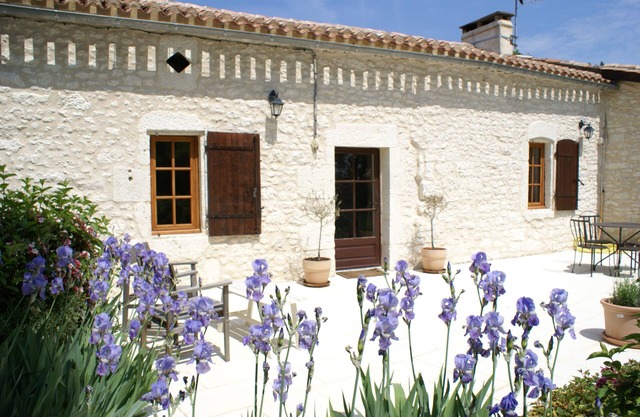 Bellamente restaurado de piedra Casa de campo con piscina privada climatizada