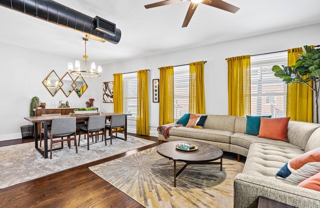 Beautifully Remodeled 3 bed + Walkable to Westport + Private Courtyard!