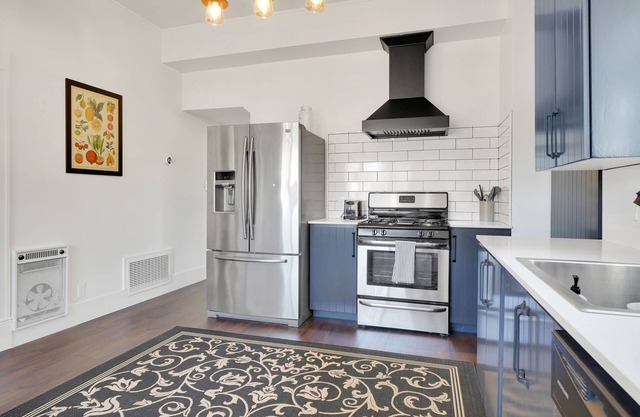 Beautifully Updated Victorian 2 blocks from Historic Main Street!