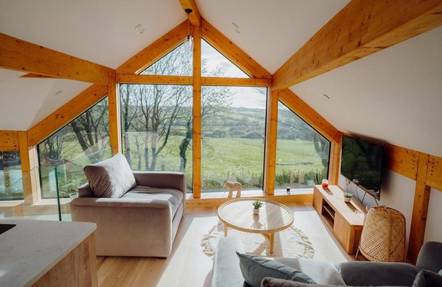 Beavers Lodge. Luxury Property with Hot Tub