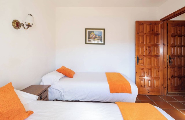 Alojamiento y desayuno 'Habitación Doble 4' con vistas a la montaña, piscina compartida y Wi-Fi