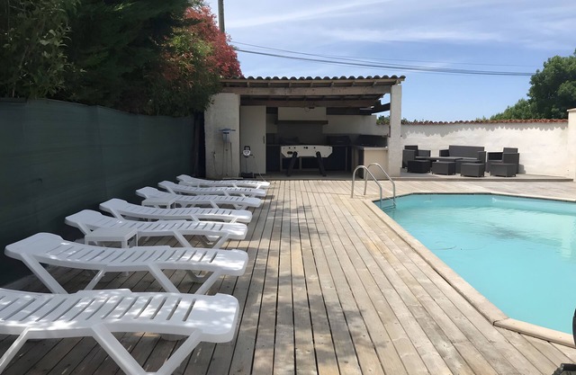 Bed and Breakfast 'Les Templiers' con piscina compartida, jardín compartido y Wi-Fi
