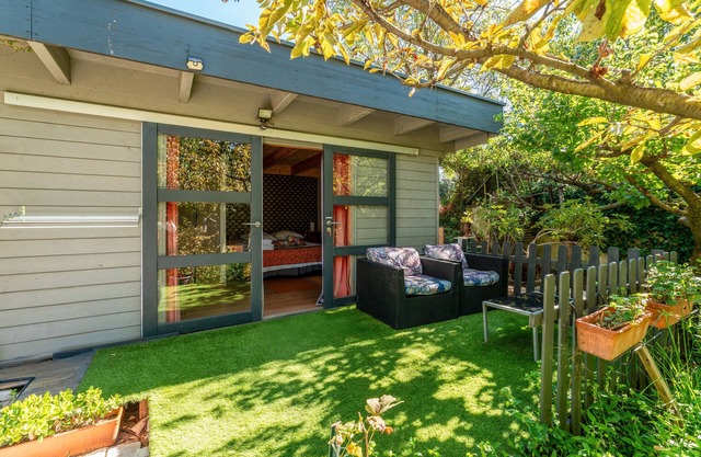 Bed and Breakfast 'Orange' con piscina compartida, Wi-Fi y aire acondicionado
