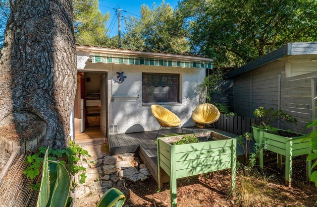 Bed and Breakfast 'Rouge' con piscina compartida, Wi-Fi y aire acondicionado
