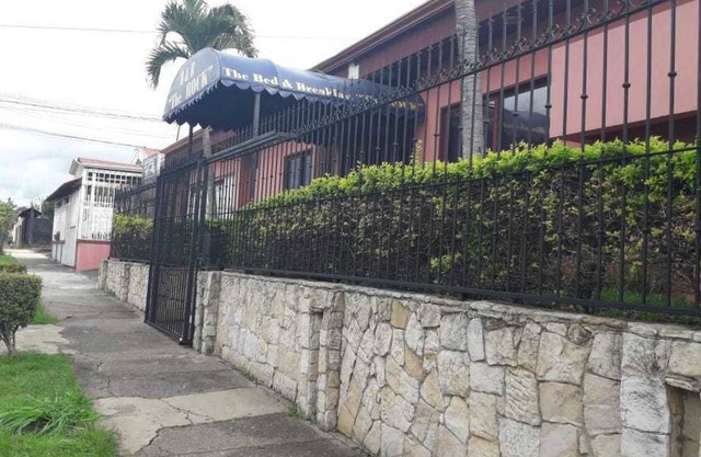 Bed & Breakfast the Rock