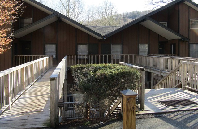 Bee Branch 13 3 Bedroom Condo by Redawning