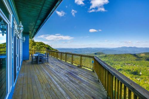 Beech Mtn Views, Next to Ski Resort Home with Decks
