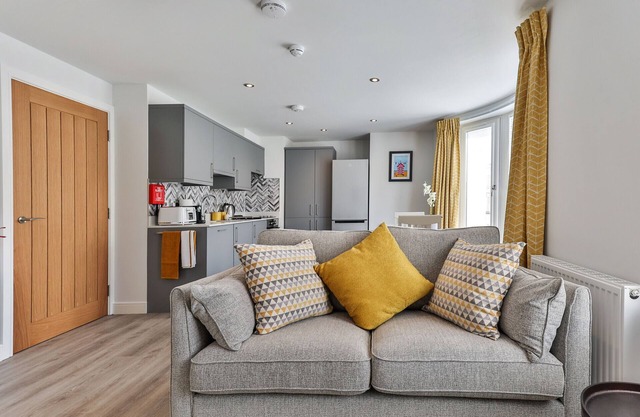 13 Belle House - Apartment 1