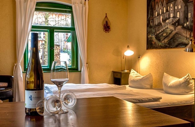 Berghaus Rauschenstein: Double room (half board) - Bio- & Nationalparkrefugium Schmilka