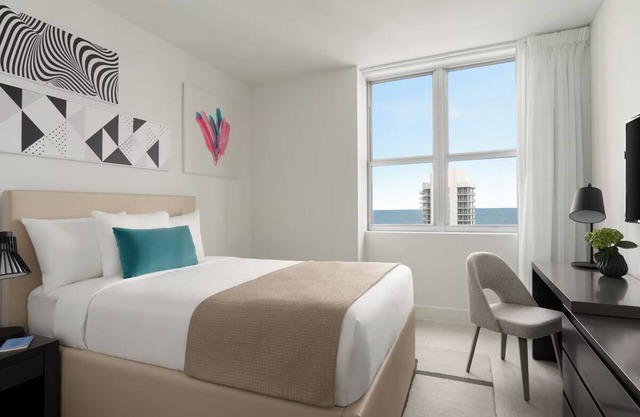 Best Place to Stay in Florida! 3 Comfortable Units, Kitchen, Pool