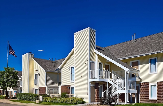 Best Place to Stay in Westlake! Free Parking, Onsite Pool