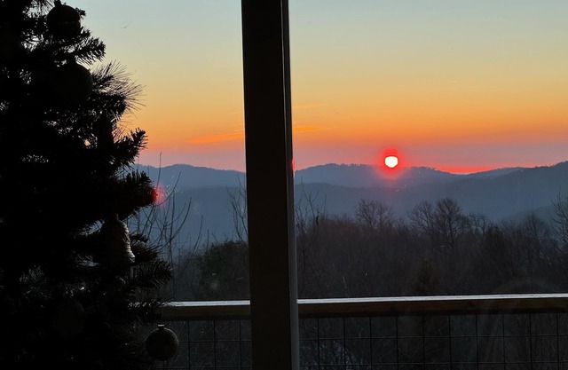 BestView*PoolTable*2King*Pickleball*HotTub*FireTable*Fireplace*Arcade*Location