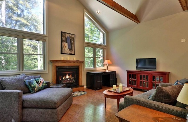 Better in the Mountains -Private Mountain Chalet In the Heart of VT Ski Country